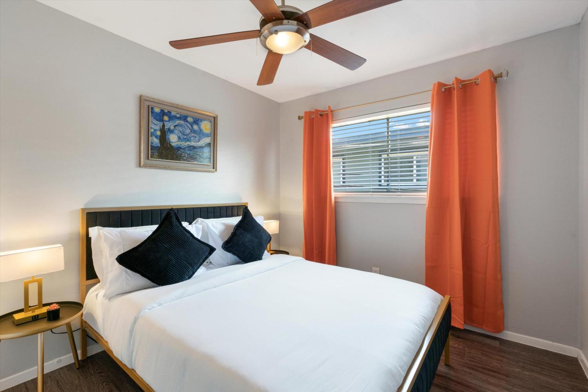 Mins 2 Downtown - King Bed - Private Stays Όστιν Εξωτερικό φωτογραφία
