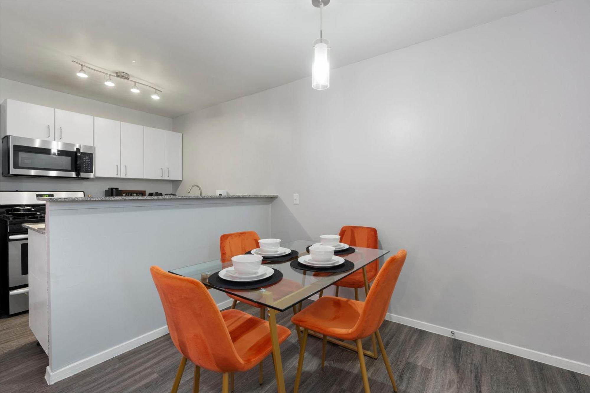 Mins 2 Downtown - King Bed - Private Stays Όστιν Εξωτερικό φωτογραφία