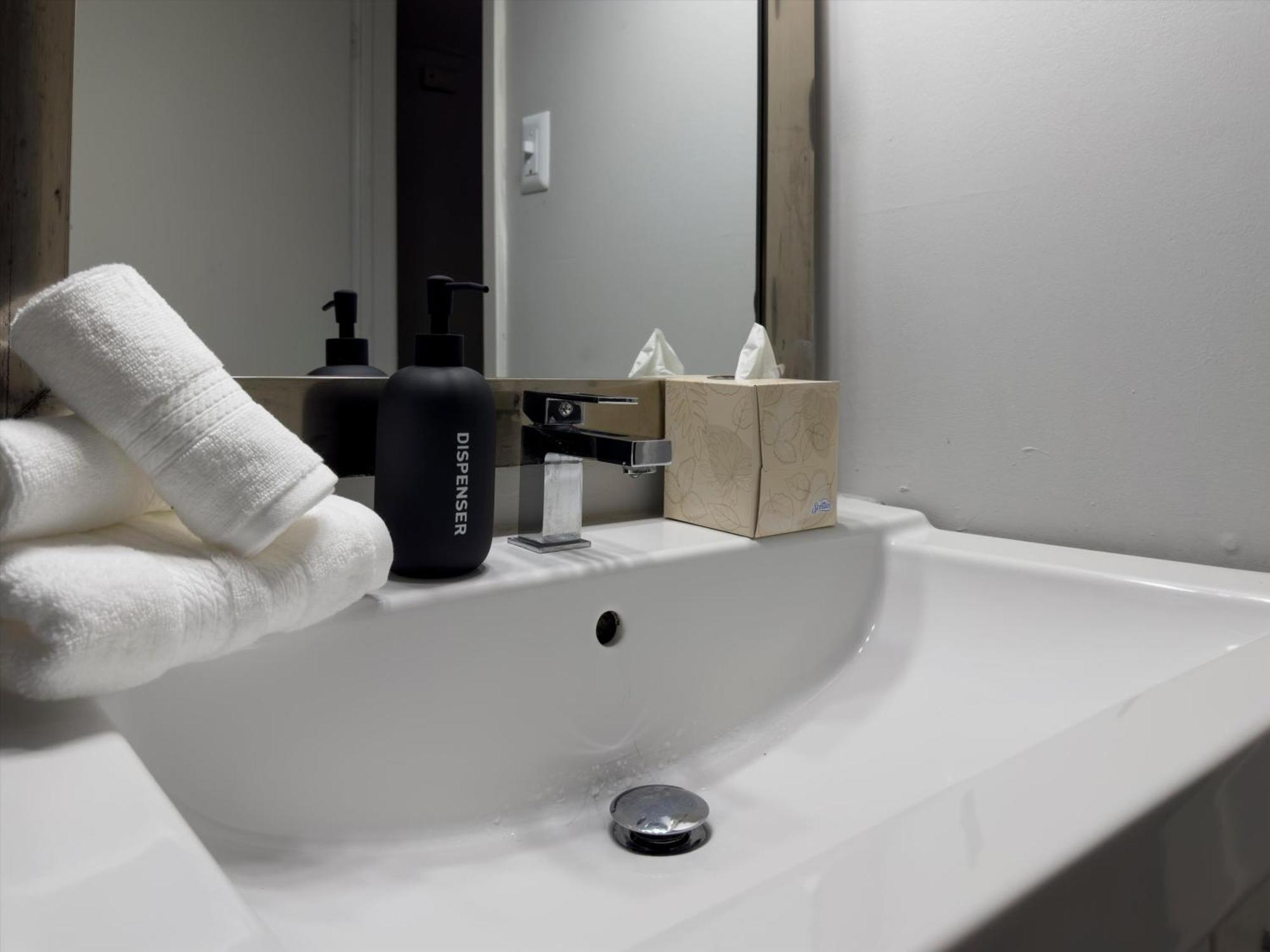 Mins 2 Downtown - King Bed - Private Stays Όστιν Εξωτερικό φωτογραφία